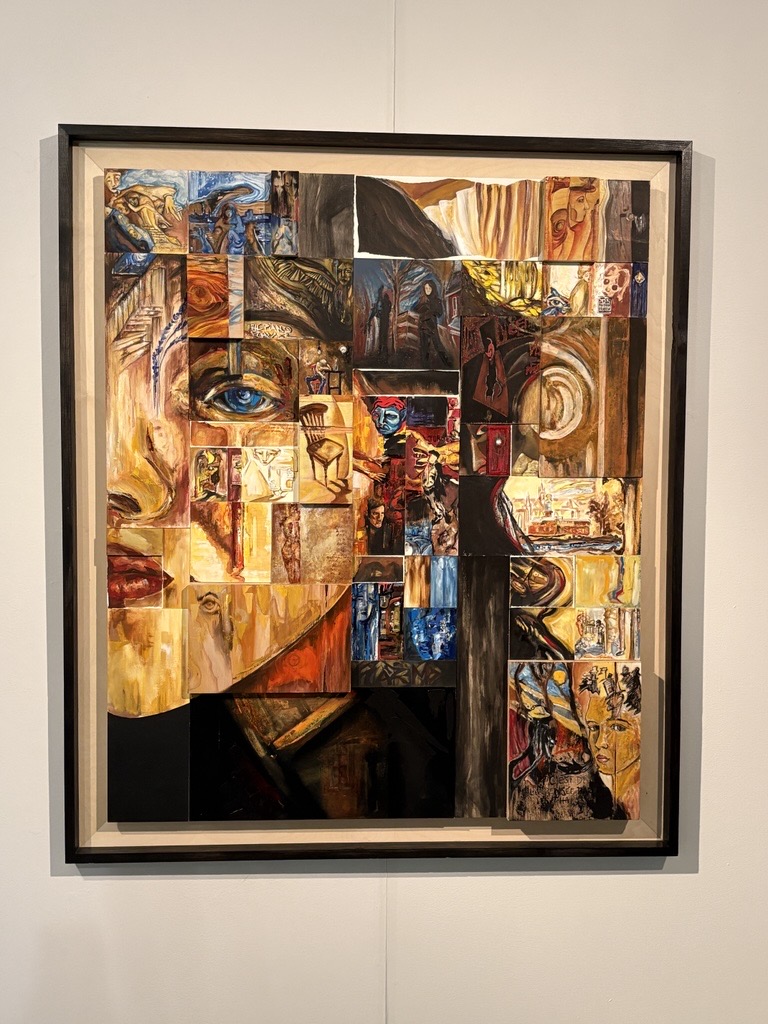 Œuvre d'art composée de plusieurs tableaux en mosaïque.
