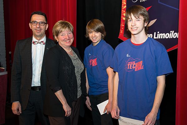 Équipe gagnante du 1er prix - Expérience technogéniale 2015-2016