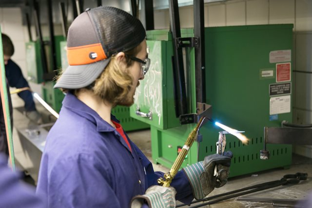 couteau à bois étudiant