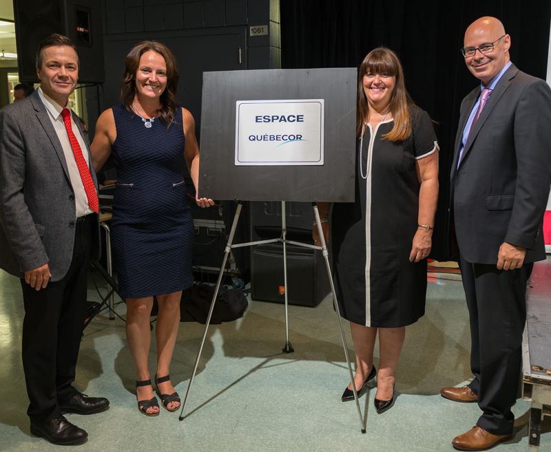 photo officielle prise lors de l'inauguration de l'Espace Québecor