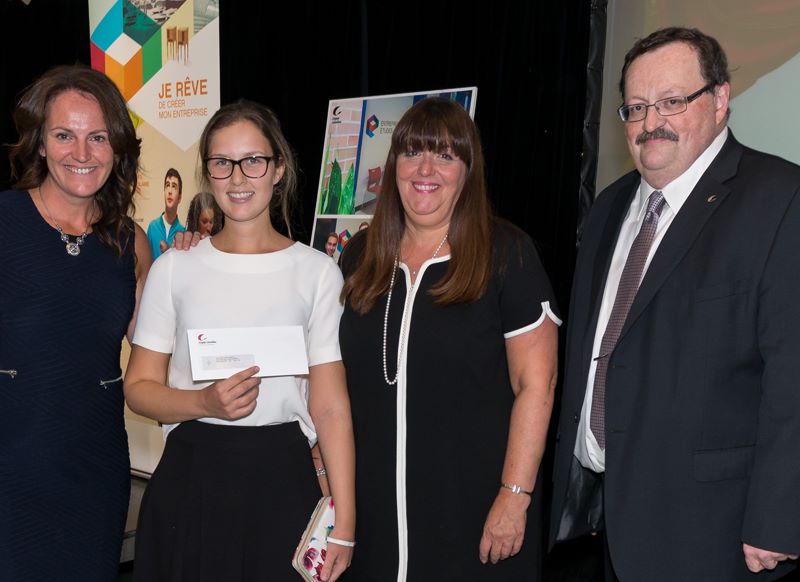 photo boursière Québecor Entrepreneuriat-études