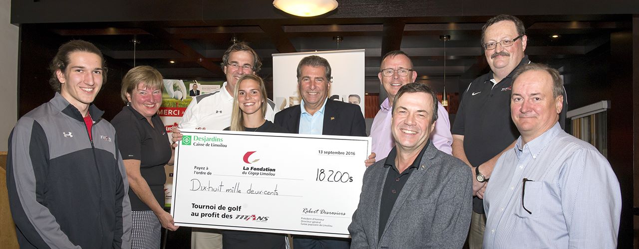 Photo officielle dévoilement chèque golf tournoi 2016