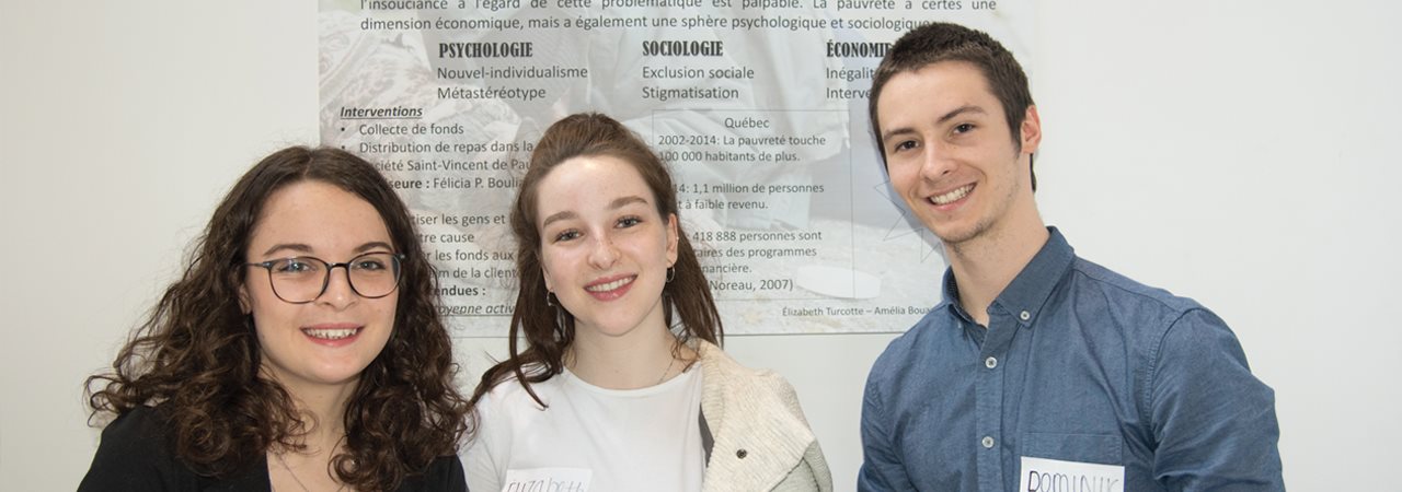 Étudiantes au colloque en sciences humaines