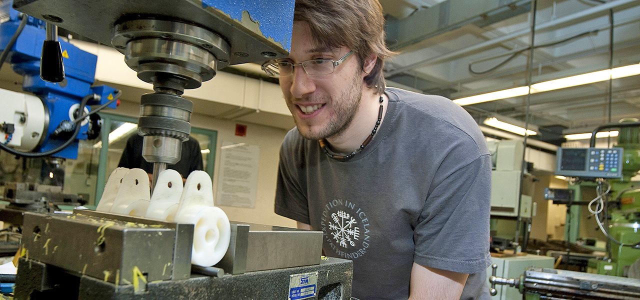 Étudiant en génie mécanique