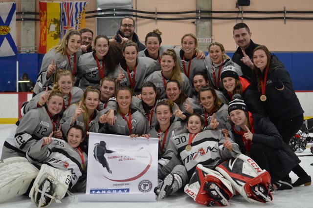 Équipe de hockey des Titans du Cégep Limoilou campionne du tournoi de hockey féminin de Québec