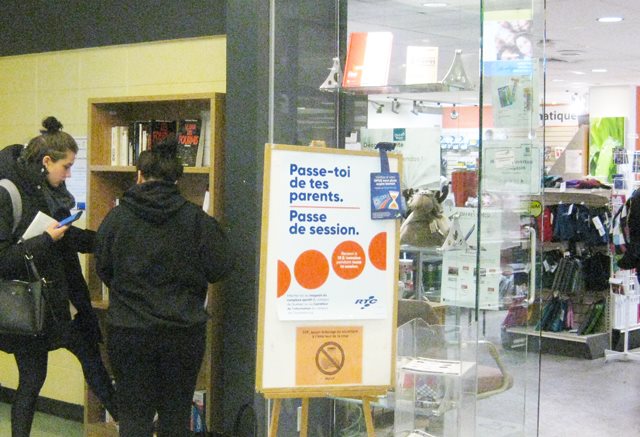 Boîte à livres près de la Coop au campus de Québec