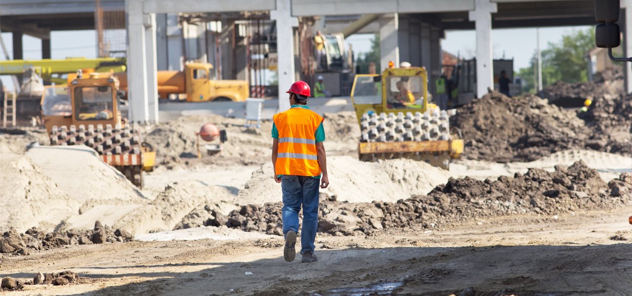 Homme sur un chantier