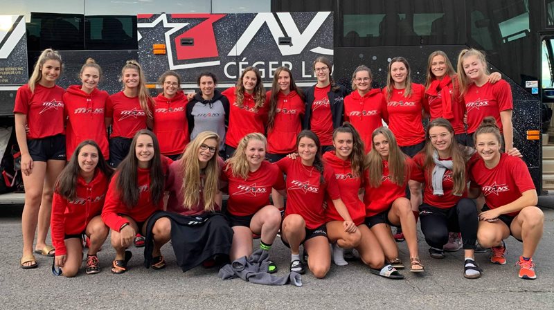 L'équipe de hockey féminin des Titans, prête pour le lancement de la 20e saison