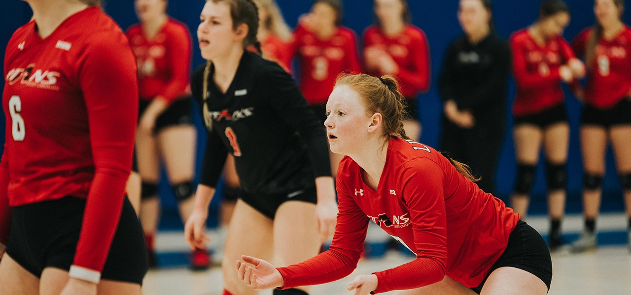 Filles au volleyball