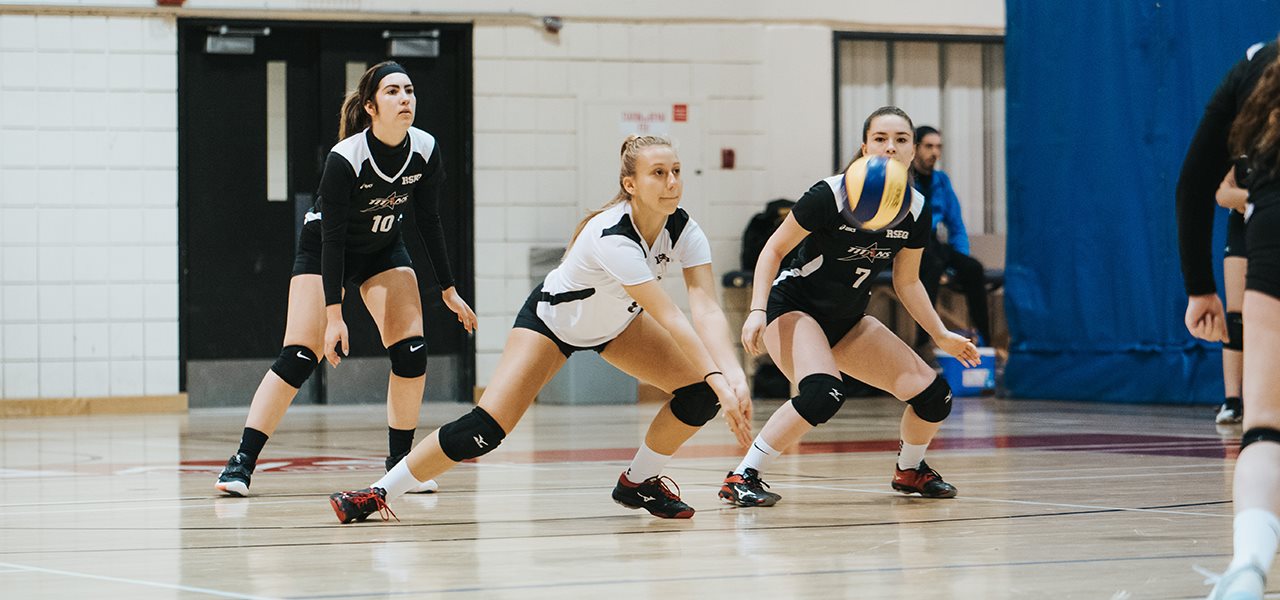 Filles réception au volleyball