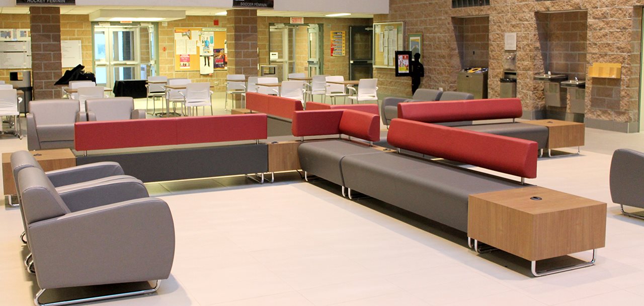 Mobilier Atrium du campus de Charlesbourg