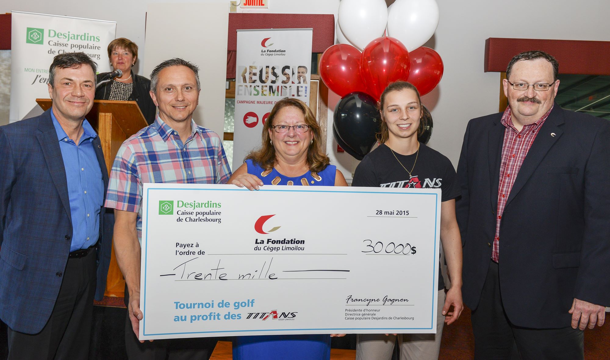 Dévoilement du montant au tournoi de golf de la Fondation du Cégep Limoilou