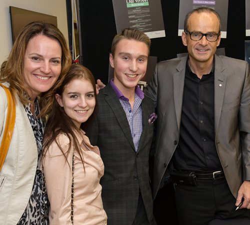 Valérie Huppé, Louis Garneau et deux étudiants lors de la Semaine de l'entrepreneuriat 2014