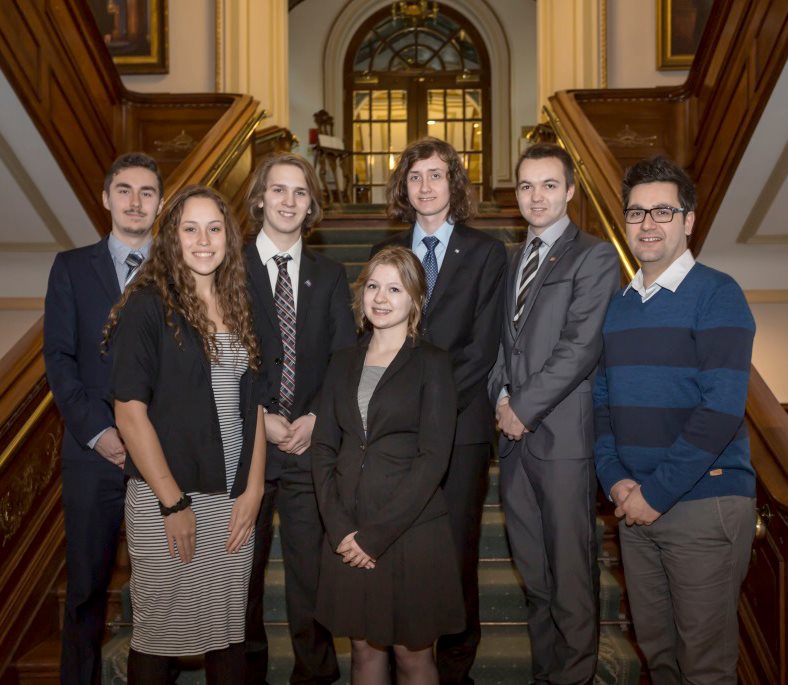 Groupe d'étudiants au Forum étudiant 2015