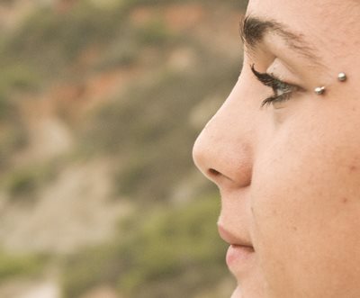 Fille dans ses pensées