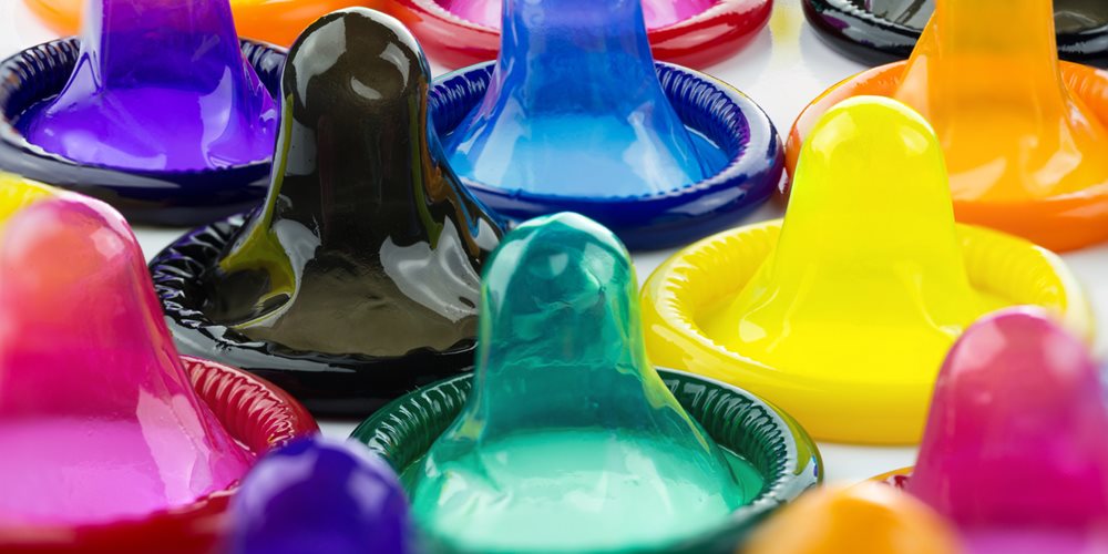 Condoms colorés