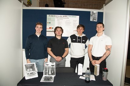 Groupe d'étudiants en Sciences humaines du Cégep Limoilou lors de la présentation de leur colloque de fin d'études