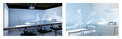 deux photos d'une cuisine, avec points et trajectoire lumineuse illustrant les gestes