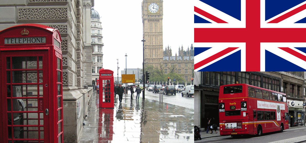 Journée pluvieuse londonienne, téléphone publique rouge et autobus rouge deux étages et drapeau du Royaume-Uni