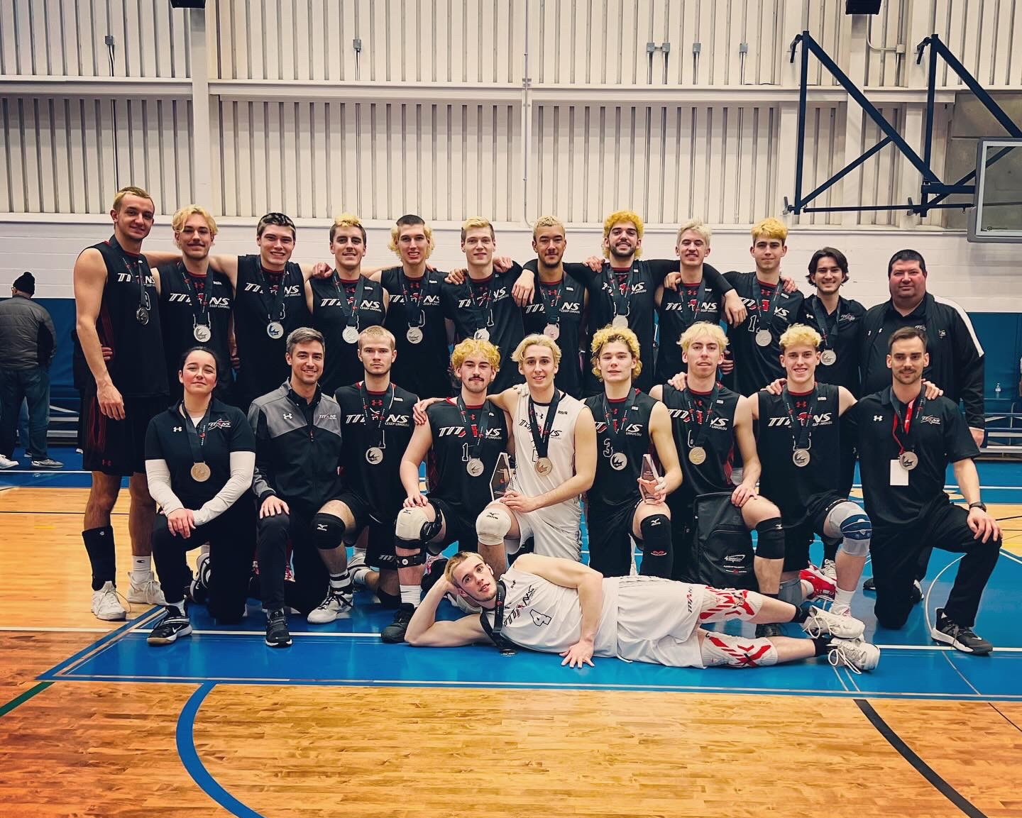 Équipe des Titans du Cégep Limoilou au Championnat canadien de volleyball