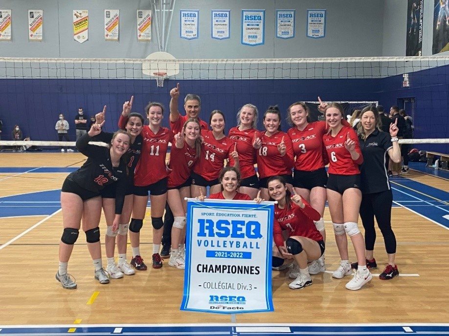 L’équipe de volleyball féminin division 3 des Titans du Cégep Limoilou 2021-2022