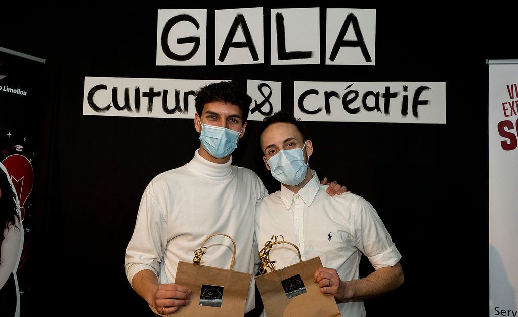 Gala culturel et créatif : Prix distinction, catégorie Personnalité de l'année Duo Phil et Dom (Philippe Raymond et Dominic Thompson-Moreau) : reporters socio