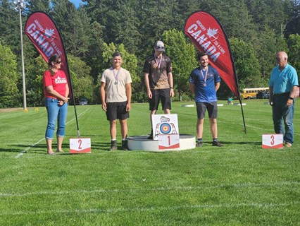 Thomas Trudel, sur le podium des Championnats canadiens de tir à l'arc