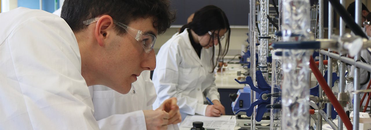 Étudiants en laboratoire